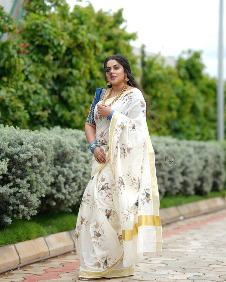 ఇటీవలే మళ్ళీ బుల్లితెర మీద అడుగుపెట్టి తన సెకండ్ ఇన్నింగ్స్ స్టార్ట్ చేసింది. Image Credit: Shamna Kasim/  Instagram