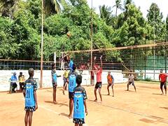 மயிலாடுதுறையில் மாவட்ட அளவில் வாலிபால் போட்டி - 22 அணியினர் பங்கேற்பு