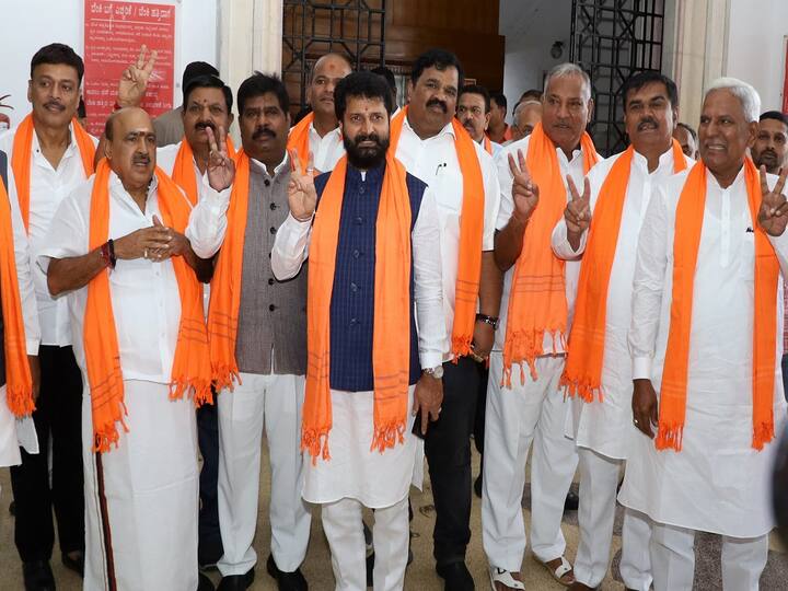 BJP C T Ravi Warns Congress Against Inducting Party Leaders in Karnataka 'Operation Hasta' Vs 'Operation Lotus' In Karnataka As BJP's C T Ravi Warns Congress Over Poaching Leaders