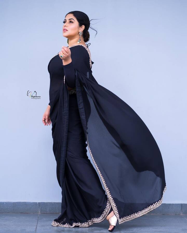 నటి పూర్ణ ఫోటోలు -Image credit: Shamna Khasim/Instagram