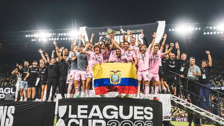 এটাই নতুন ক্লাবের হয়ে মেসির প্রথম ট্রফিজয়। এই নিয়ে তাঁর কেরিয়ারে ৪৪টি ট্রফি জিতেনিলেন মেসি, যা কোনও ফুটবলারের জন্য সর্বকালের সর্বোচ্চ।