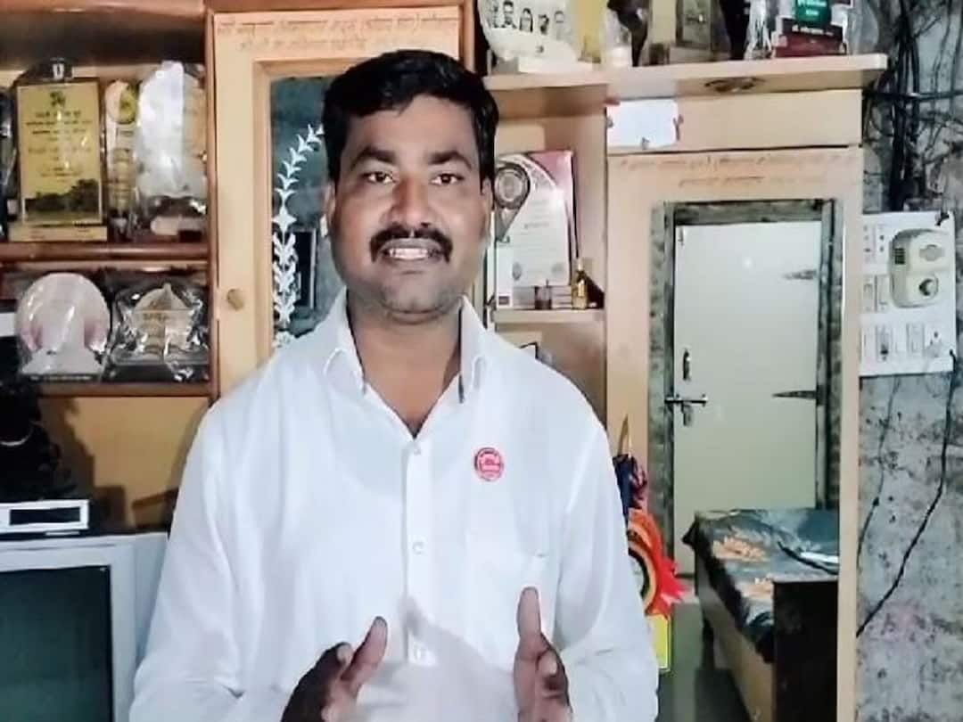 Onion : कांदा निर्यातीवरील 40 टक्के शुल्क मागे घ्या, अन्यथा... स्वाभिमानी शेतकरी संघटनेचा इशारा Swabhimani Shetkari Saghtana warns to central govt for Duty On Onion Exports Onion : कांदा निर्यातीवरील 40 टक्के शुल्क मागे घ्या, अन्यथा... स्वाभिमानी शेतकरी संघटनेचा इशारा