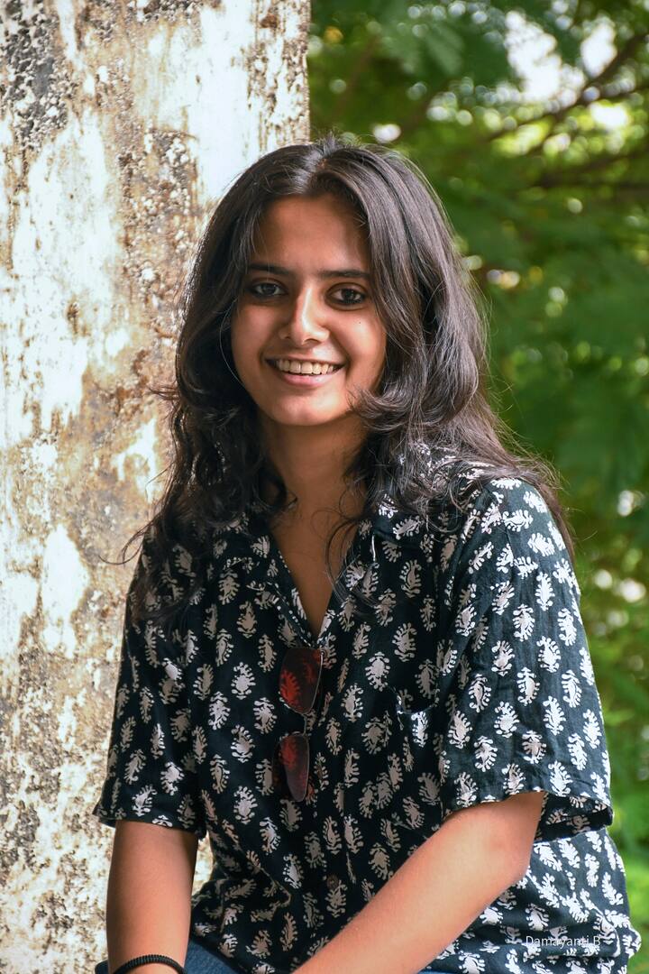 থিয়েটার অর্থাৎ নাটকের আঙ্গিকে তৈরি এই সিরিজের একাধিক চরিত্রে অভিনয় করছেন দেবরাজ ভট্টাচার্য, আভেরী সিংহ রায়, অনুজয় চট্টোপাধ্যায়, সবুজ বর্ধন, শাশ্বতী সিনহা প্রমুখ।