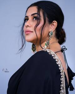 Actress Purnaa: అమ్మయ్యాక అందం రెట్టింపు, బ్లాక్ చీరలో మెరిసిపోతున్న పూర్ణ