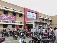 आरोग्यमंत्र्यांची शासकीय रुग्णालयात मोफत उपचारांची घोषणा, मात्र वैद्यकीय महाविद्यालयाच्या ठिकाणी उपचार सशुल्कच