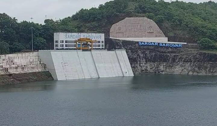 આ ઉપરાંત નર્મદા જિલ્લાના ગરૂડેશ્વર, તિલકવાડા અને નાંદોદ તાલુકાના મામલતદાર, જિલ્લા પોલીસ સહિત સંબંધકર્તા તમામ વિભાગોને પૂરતી તૈયારી અને એલર્ટ મેસેજથી સાવચેતીના તમામ પગલાંઓ ભરવા સહિતની માહિતી આપી છે.