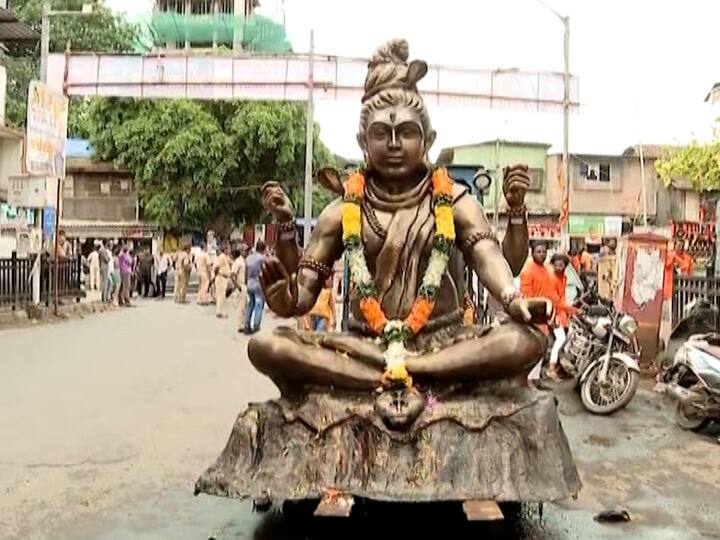 कुर्ल्याचे छत्रपती शिवाजी महाराज तलाव ते काजूपाडा श्री शंभो महादेव मंदिर पर्यंत ही यात्रा काढण्यात आली.