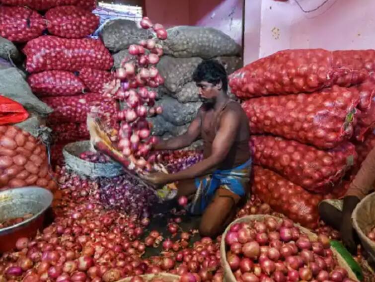 govt-takes-another-measures-after-imposing-export-duty-to-ensure-onions-at-affordable-rate Onion Price Reduced: ਟਮਾਟਰਾਂ ਤੋਂ ਬਾਅਦ ਪਿਆਜ਼ ਵੀ ਸਸਤੇ ਕਰੇਗੀ ਸਰਕਾਰ, 25 ਰੁਪਏ ਕਿਲੋ ਵਿਕਣਗੇ, ਇਸ ਦਿਨ ਤੋਂ ਹੋਵੇਗੀ ਸ਼ੁਰੂਆਤ