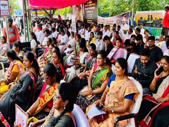 Chengalpattu NEET Protest : கண் அசைத்த உதயநிதி.. போராட்டத்தில் குதித்த திமுக.. 4000-க்கும் மேற்பட்டோர் பங்கேற்பு..