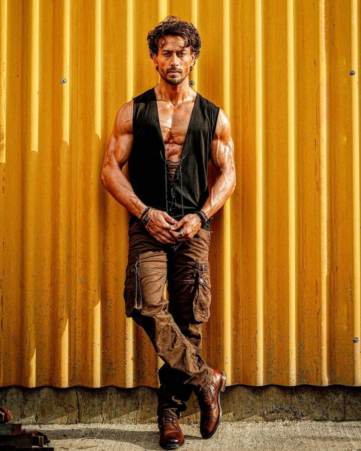 టైగర్ ష్రాఫ్ ప్రస్తుతం ‘గణపథ్: పార్ట్ 1’లో నటిస్తున్నాడు.