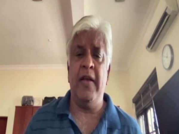 রণতুঙ্গা দ্বিতীয় ইনিংসে ব্যাট করতে নেমে বিশ্বকাপের মঞ্চে ৫৫-র ওপর গড়ে ৭২৭ রান করেছেন মোট।