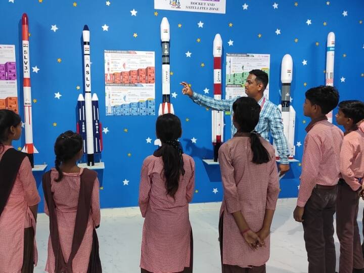 Lucknow division first space laboratory built in Unnao Children will learn secrets of space ANN UP News: उन्नाव में अंतरिक्ष के रहस्य जानेंगे बच्चे, इस गांव में बनी लखनऊ मंडल की पहली स्पेस लेबोरेटरी