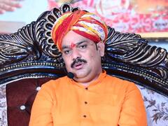 धीरेंद्र शास्त्री के बाद अब पंडोखर सरकार ने कराई लोगों की 'घर वापसी', तीन लोगों का कराया धर्म परिवर्तन