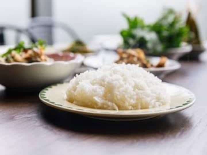 क्या आप भी रोज खाते हैं चावल, तो हो जाएं सतर्क, डेली राइस खाने से हो सकती है ये पांच बीमारियां