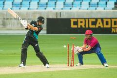 NZ vs UAE : வரலாற்றில் முதல் முறையாக நியூசிலாந்து அணியை வீழ்த்திய ஐக்கிய அரபு அமீரகம்!