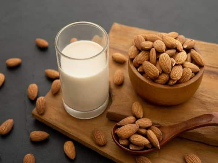 Benefits of almond milk know how to make it at home गाय भैंस का दूध भी भूल जाएंगे जब पिएंगे ये वीगन मिल्क, जानें किस तरह घर पर ही बनाएं
