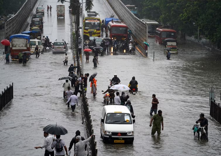 According to the forecast of the Meteorological Department, it will rain in these states including Delhi, UP and Gujarat Weather Today:  ફરી ચોમાસુ થયું સક્રિય, જાણો ક્યાં રાજ્યમાં ભારે વરસાદનું હવામાન વિભાગે આપ્યું એલર્ટ