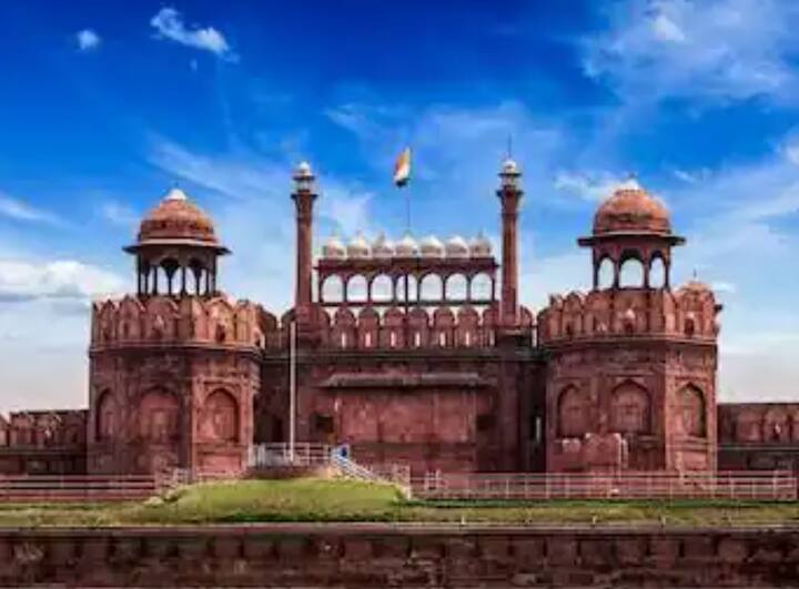 ਹੁਣ ਅਸੀਂ ਤੁਹਾਨੂੰ ਦੱਸਦੇ ਹਾਂ ਕਿ ਯਮੁਨਾ ਨਦੀ ਦੇ ਕਿਨਾਰੇ ਲਾਲ ਕਿਲ੍ਹਾ ਬਣਾਉਣ ਦਾ ਕੀ ਕਾਰਨ ਹੈ? ਜੇਕਰ ਨਹੀਂ ਤਾਂ ਅਸੀਂ ਤੁਹਾਨੂੰ ਦੱਸਦੇ ਹਾਂ ਕਿ ਇਸ ਦੇ ਪਿੱਛੇ ਸ਼ਾਹਜਹਾਂ ਦੀ ਰਣਨੀਤੀ ਕੀ ਸੀ।