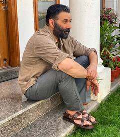 Sunny Deol Inside Home: महल से भी खूबसूरत है ‘गदर 2’ के ‘तारा सिंह’ का घऱ, सुख-सुविधाएं जान उड़ जाएंगे होश