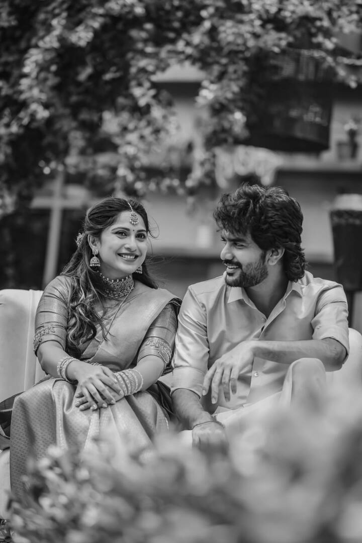 நெருங்கிய உறவினர்கள் மற்றும் நண்பர்கள் சூழ இத்திருமணம் நடந்துள்ளது.