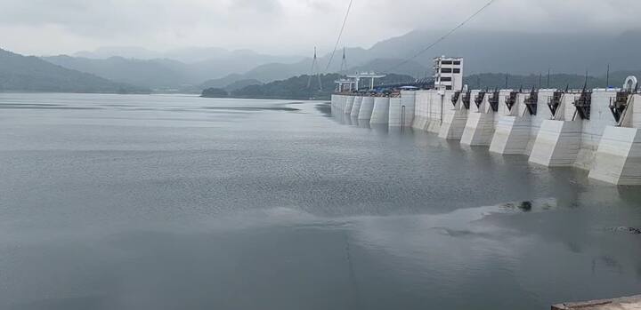 હાલમાં જ રિપોર્ટ મળી રહ્યાં છે કે નર્મદા ડેમ જળ સપાટી હાઇએસ્ટ લેવલ પર એટલે કે, જળસપાટી 132 મીટરે પહોંચી છે.