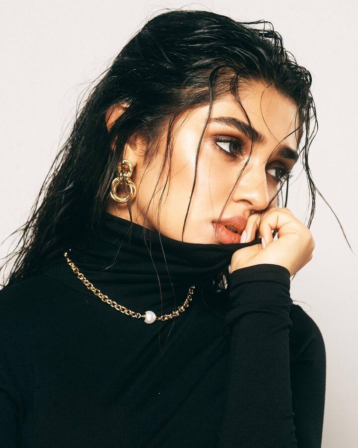 Recently, she shared pictures in a black outfit. (Image Source: Instagram/ Krithi Shetty)