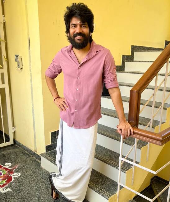 இந்நிலையில் கடந்த சில வாரங்களுக்கு முன்பு கவினுக்கு விரைவில் மோனிகா எனும் பெண்ணுடன் திருமணம் நடைபெற உள்ளதாக இணையத்தில் செய்திகள் வெளிவரத் தொடங்கின.