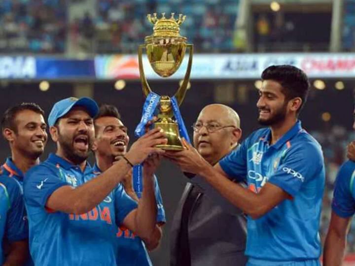 भारतीय टीम एशिया कप के इतिहास में अब तक सर्वाधिक बार इस खिताब को अपने नाम कर चुकी है. टीम इंडिया ने आखिरी बार साल 2018 में रोहित शर्मा की कप्तानी में ट्रॉफी को जीता था.
