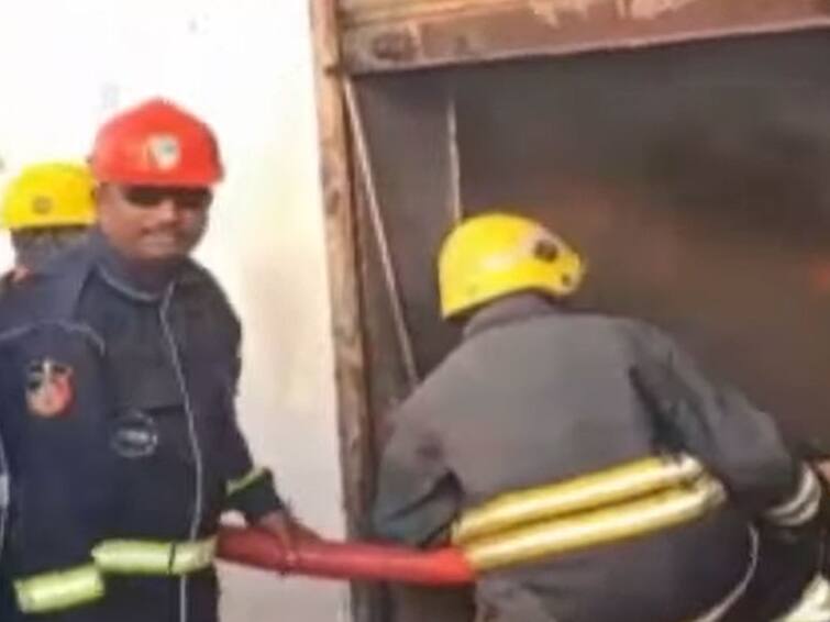 Fire Accident In Mattress Godown At Mailardevpally Tatanagar In Hyderabad Fire Accident: పరుపుల గోడౌన్‌లో భారీ అగ్ని ప్రమాదం, 15 లక్షల ఆస్తి నష్టం