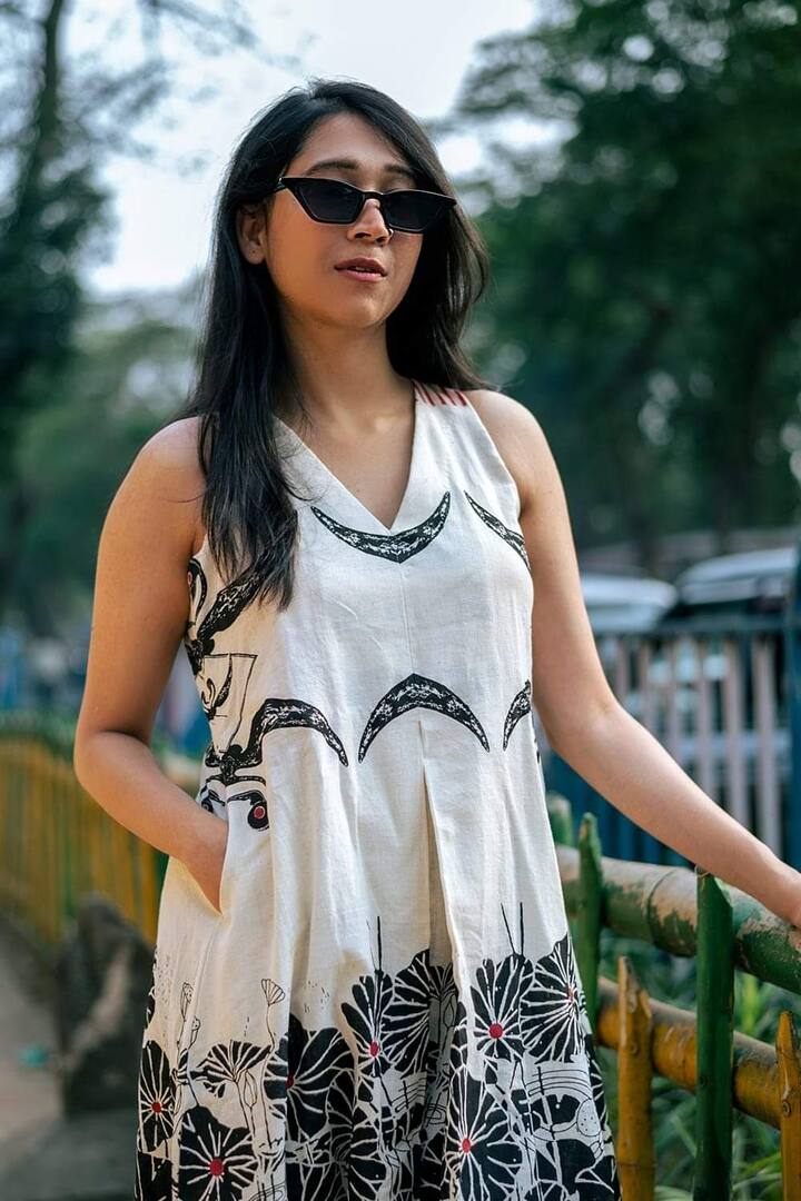 এই সিরিজে, বেশীরভাগ ক্ষেত্রেই বিভিন্ন ছবির নামের স্পুফের মাধ্যমে মজা করার চেষ্টা করা হয়েছে স্কেচগুলিতে।