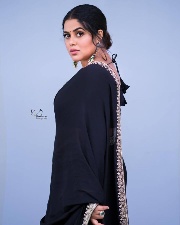 నటి పూర్ణ ఫోటోలు -Image credit: Shamna Khasim/Instagram