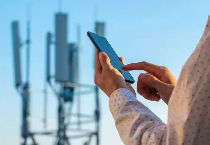 વિશ્વના 2 દેશોમાં મોબાઈલ ઈન્ટરનેટ ભારત કરતા સસ્તું છે. ઈટાલીમાં 1 જીબી 10 રૂપિયાથી ઓછી કિંમતમાં મળે છે, જ્યારે ઈઝરાયેલમાં તેની કિંમત સાડા ત્રણ રૂપિયાથી પણ ઓછી છે.