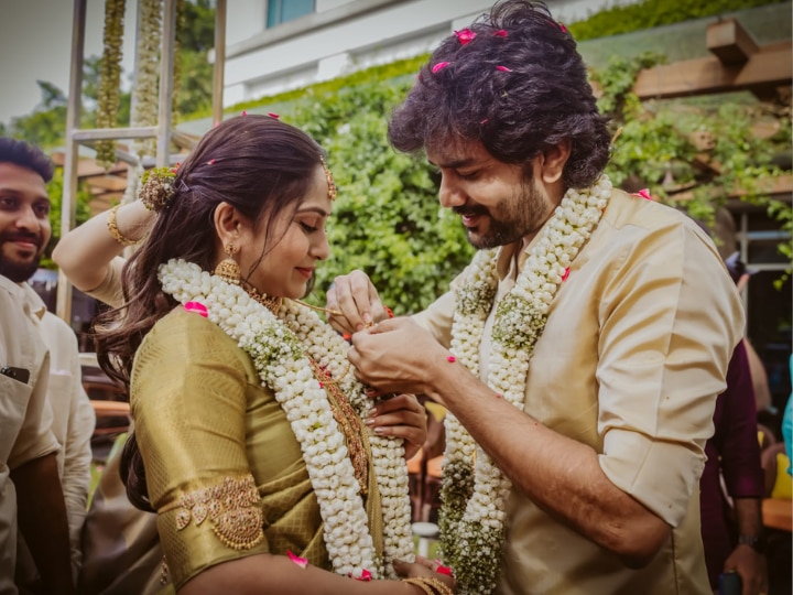 Kavin Marriage Photos: உன்னாலே எந்நாளும் என் ஜீவன் வாழுதே... கவின் - மோனிகாவின் க்யூட் திருமண புகைப்படங்கள்!