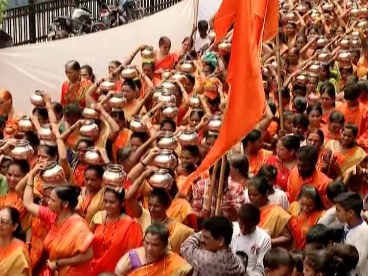 भगवान शंकराच्या जयघोषात पाच हजारांपेक्षा जास्त भाविक भगवे वस्त्र परिधान करुन या यात्रेत सहभागी झाले होते.