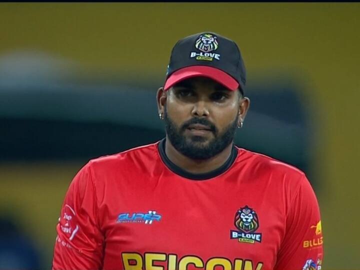 LPL 2023: आरसीबी का ये स्टार लंका प्रीमियर लीग में मचा रहा धमाल, बैटिंग और बॉलिंग दोनों में है सबसे आगे Lanka Premier League 2023 B-Love Kandy captain Wanindu Hasaranga is highest run scorer and highest wicket taker in tournament LPL 2023: आरसीबी का ये स्टार लंका प्रीमियर लीग में मचा रहा धमाल, बैटिंग और बॉलिंग दोनों में है सबसे आगे