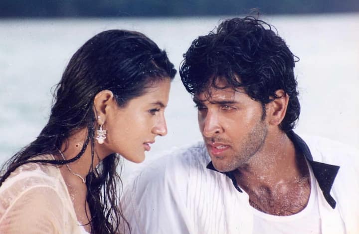 अमीषा ने इस बात का खुलासा किया कि कई लोगों  ने कहा था कि हम अपनी फिल्म की रिलीज डेट को चेंज कर लें क्योंकि आमिर और शाहरुख खानक की फिल्म के बीच हमारी फिल्म रिलीज हो  रही थी, वहीं अभिषेक और करीना की फिल्म भी आ रही थी. तो सबको लग रहा था कि नए चेहरे वाली कहो ना प्यार है  को कोई सूंघने तक नहीं आएगा.