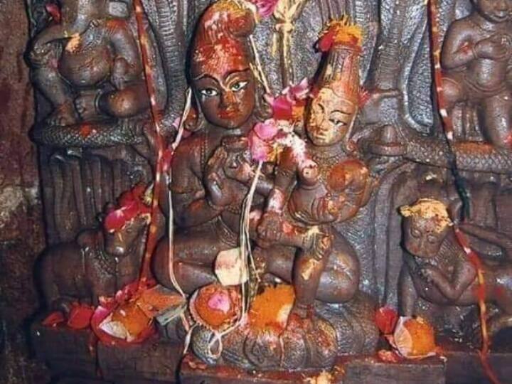 Nag Panchami 2023: नागपंचमी पर केवल एक दिन के लिए खुलता है मध्य प्रदेश का यह मंदिर, जानें क्या हैं इसकी मान्यताएं Nag Panchami 2023 Nagchandreshwar Mahadev temple located in Ujjain, Madhya Pradesh opens only for one day ANN Nag Panchami 2023: नागपंचमी पर केवल एक दिन के लिए खुलता है मध्य प्रदेश का यह मंदिर, जानें क्या हैं इसकी मान्यताएं