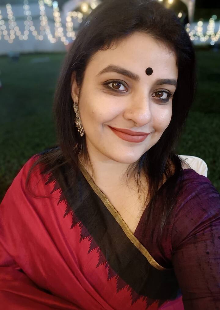 ক্লিক ওটিটি প্ল্যাটফর্ম সর্বদাই অভিনব কিছু প্রস্তুত করে এসেছে দর্শকদের জন্যে। এই প্রথমবার তারা নিয়ে এলেন বাংলা ভাষার স্কেচ কমেডি সিরিজ, নাম 'নাটক করিস না তো'।