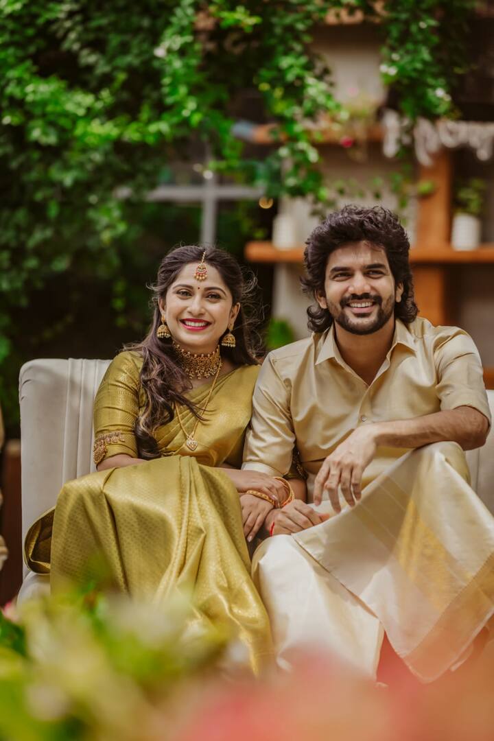 கோலிவுட்டின் இந்த புதிய ஜோடிக்கு திரை பிரபலங்களும் ரசிகர்களும் வாழ்த்துகளை தெரிவித்து வருகின்றனர்.