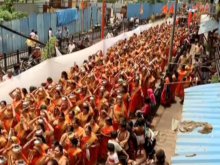 कुर्ला : शिवसेना शिंदे गटाच्या वतीने चांदीवलीमध्ये भव्य कावड यात्रेचे आयोजन करण्यात आले होते.