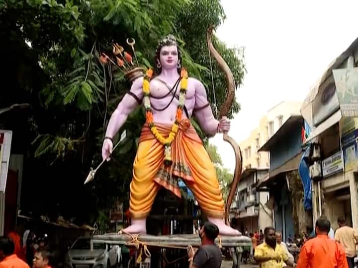 भगवान शंकर, श्रीराम, हनुमान आदी मुर्त्यासह चलतचित्र देखावे ही प्रदर्शित करण्यात आले होते.