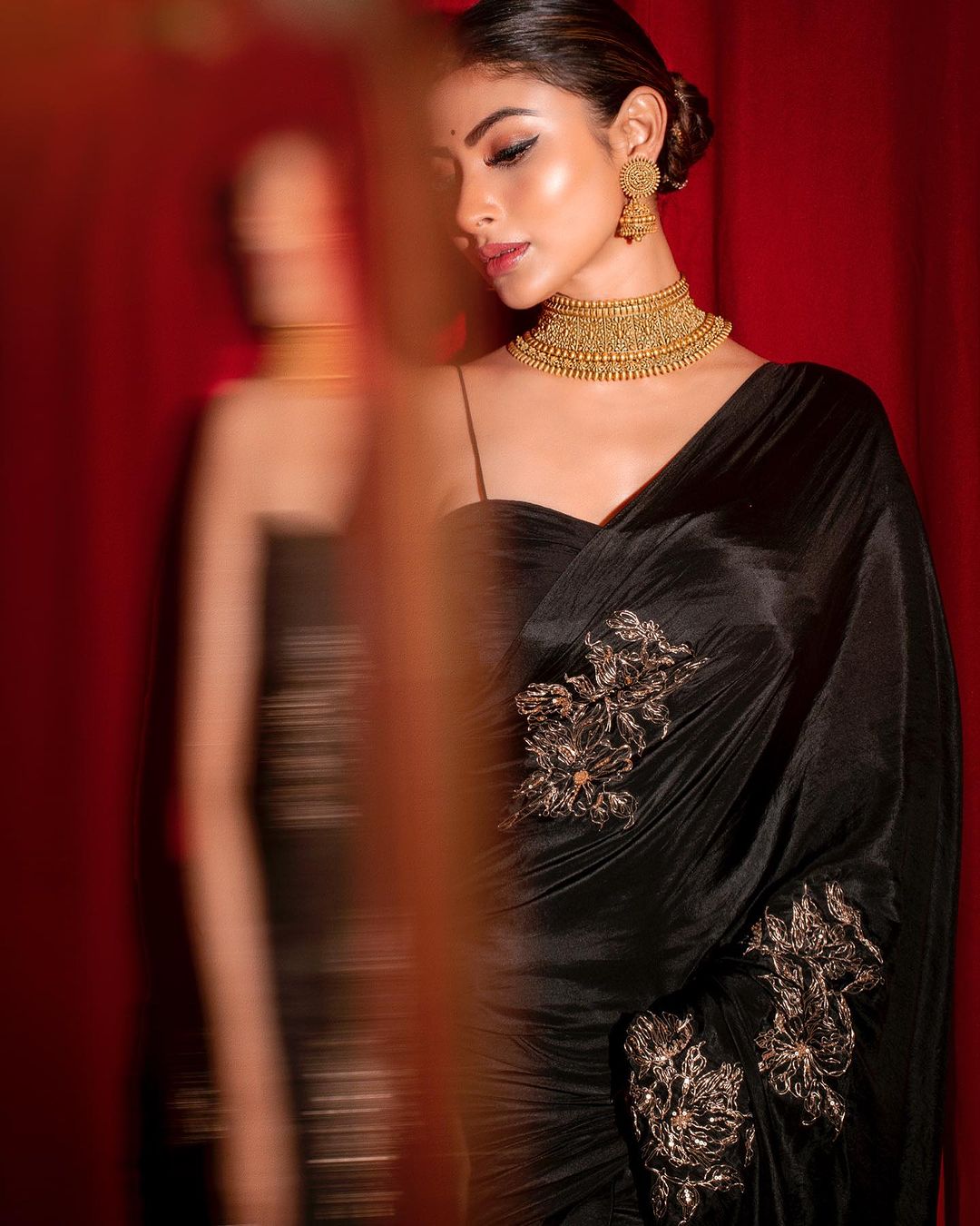 Black Choker Necklace with Earrings for Saree | FashionCrab.com
