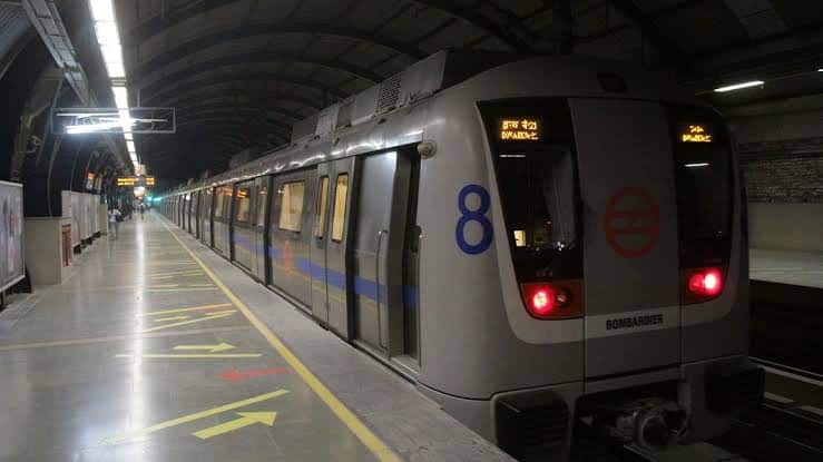 With this decision of DMRC, uninterrupted mobile connectivity will now be available at 69 underground metro stations ann Delhi Metro: डीएमआरसी का फैसला- 69 अंडरग्राउंड मेट्रो स्टेशन पर यात्रियों को मिलेगी बेरोकटोक मोबाइल सेवा