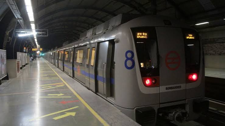 Delhi Metro: डीएमआरसी का फैसला- 69 अंडरग्राउंड मेट्रो स्टेशन पर यात्रियों को मिलेगी बेरोकटोक मोबाइल सेवा With this decision of DMRC, uninterrupted mobile connectivity will now be available at 69 underground metro stations ann Delhi Metro: डीएमआरसी का फैसला- 69 अंडरग्राउंड मेट्रो स्टेशन पर यात्रियों को मिलेगी बेरोकटोक मोबाइल सेवा