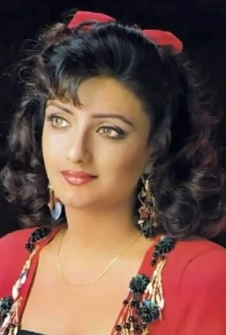 तमिल तेलुगू फिल्मों की अदाकारा शांति प्रिया ने अक्षय कुमार  के साथ भी काम किया था. 1991 में फिल्म सौगंध में शांति प्रिया अक्षय  कुमार की लीड एक्ट्रेस थीं.