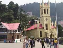 In Pics: ਪਹਾੜਾਂ ਦੀ ਰਾਣੀ ਸ਼ਿਮਲਾ 'ਚ ਲੰਮੇਂ ਸਮੇਂ ਬਾਅਦ ਨਿਕਲੀ ਧੁੱਪ, ਲੋਕਾਂ ਦੇ ਚਿਹਰਿਆਂ 'ਤੇ ਆਈ ਖੁਸ਼ੀ, ਵੇਖੋ ਤਸਵੀਰਾਂ