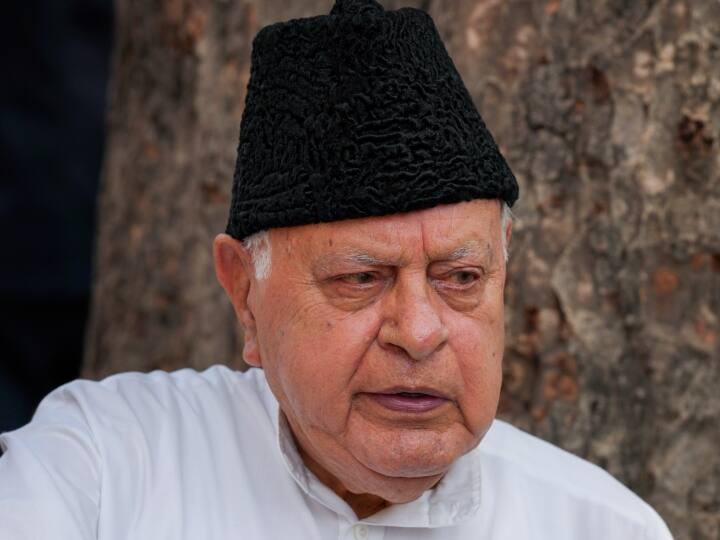 Jammu Kashmir News: नेहरू और अब्दुल्ला के नाम पर रखे गए संस्थानों के नाम बदले पर भड़के फारूक, केंद्र से पूछा ये सवाल Farooq Abdullah asked Can the government remove the names of Sheikh Abdullah Nehru Mahatma Gandhi from history Jammu Kashmir News: नेहरू और अब्दुल्ला के नाम पर रखे गए संस्थानों के नाम बदले पर भड़के फारूक, केंद्र से पूछा ये सवाल