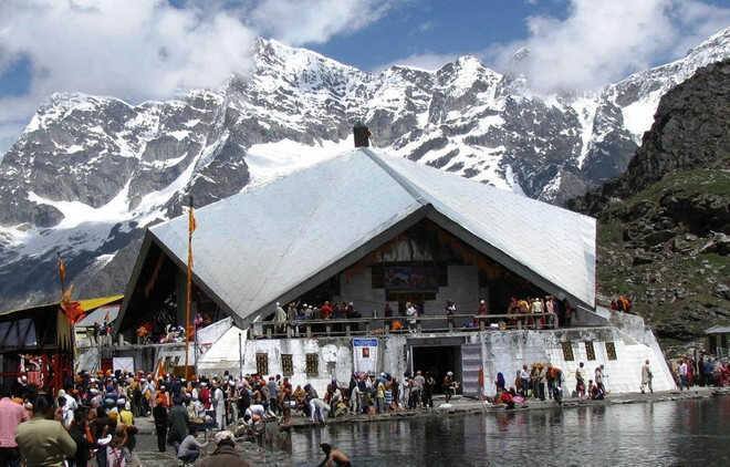 Rain stopped the way of pilgrims! This time the number of passengers going to Hemkunt Sahib decreased Hemkund sahib yatra 2023: ਬਾਰਸ਼ ਨੇ ਰੋਕਿਆ ਸ਼ਰਧਾਲੂਆਂ ਦਾ ਰਾਹ! ਇਸ ਵਾਰ ਹੇਮਕੁੰਟ ਸਾਹਿਬ ਜਾਣ ਵਾਲੇ ਯਾਤਰੀਆਂ ਦੀ ਗਿਣਤੀ ਘਟੀ