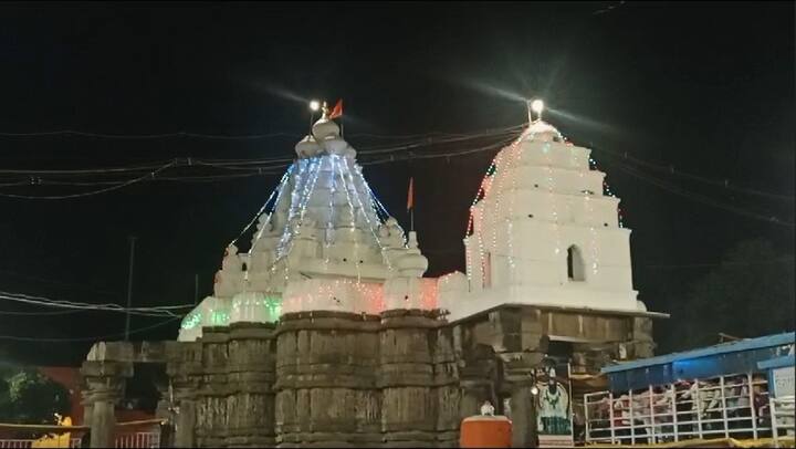 या श्रावणी सोमवारी महाराष्ट्रासह परराज्यातून सुद्धा भक्तमंडळी दर्शनासाठी दाखल झाले आहेत.