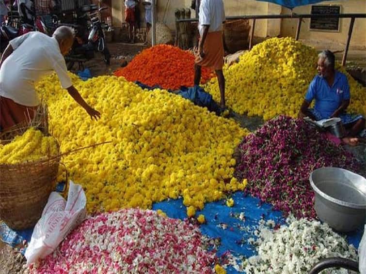 Thanjavur Flower Price Skyrocketing Due to Aavani Month Marriage Season TNN  Flower Price Hike: ஆவணி பிறந்தாச்சு... முகூர்த்த நாட்களும் வரிசை கட்டுது: தஞ்சையில் பூக்களின் விலை உச்சத்தை தொட்டாச்சு